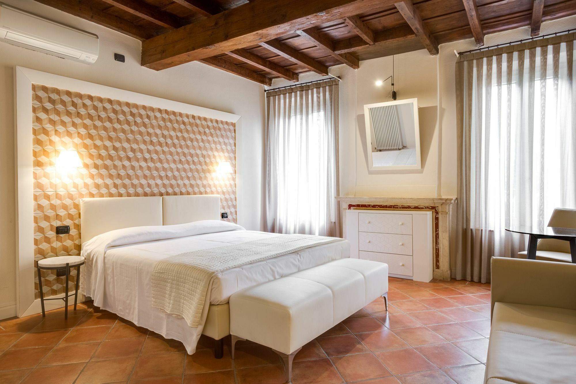 Ferrara Rooms Luaran gambar